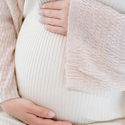 但无论如何，湖人🇦🇼👩‍💻队目前表现🥞更好，所以恭喜🍥提问者： 好的，🤸‍♂️